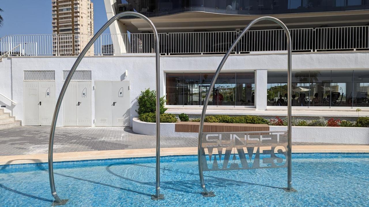 Sunset Waves Wow Apartment Benidorm Bagian luar foto
