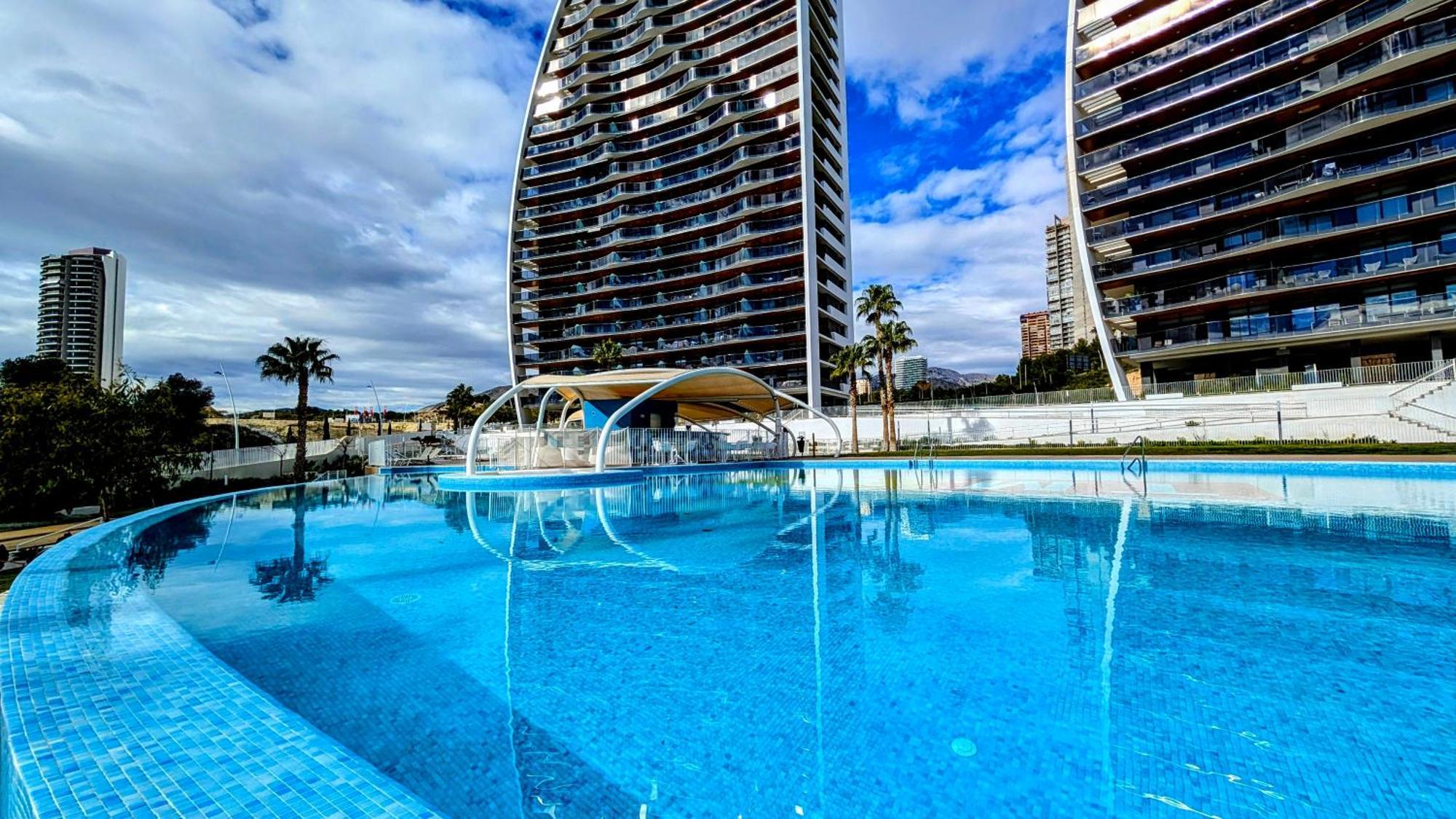 Sunset Waves Wow Apartment Benidorm Bagian luar foto